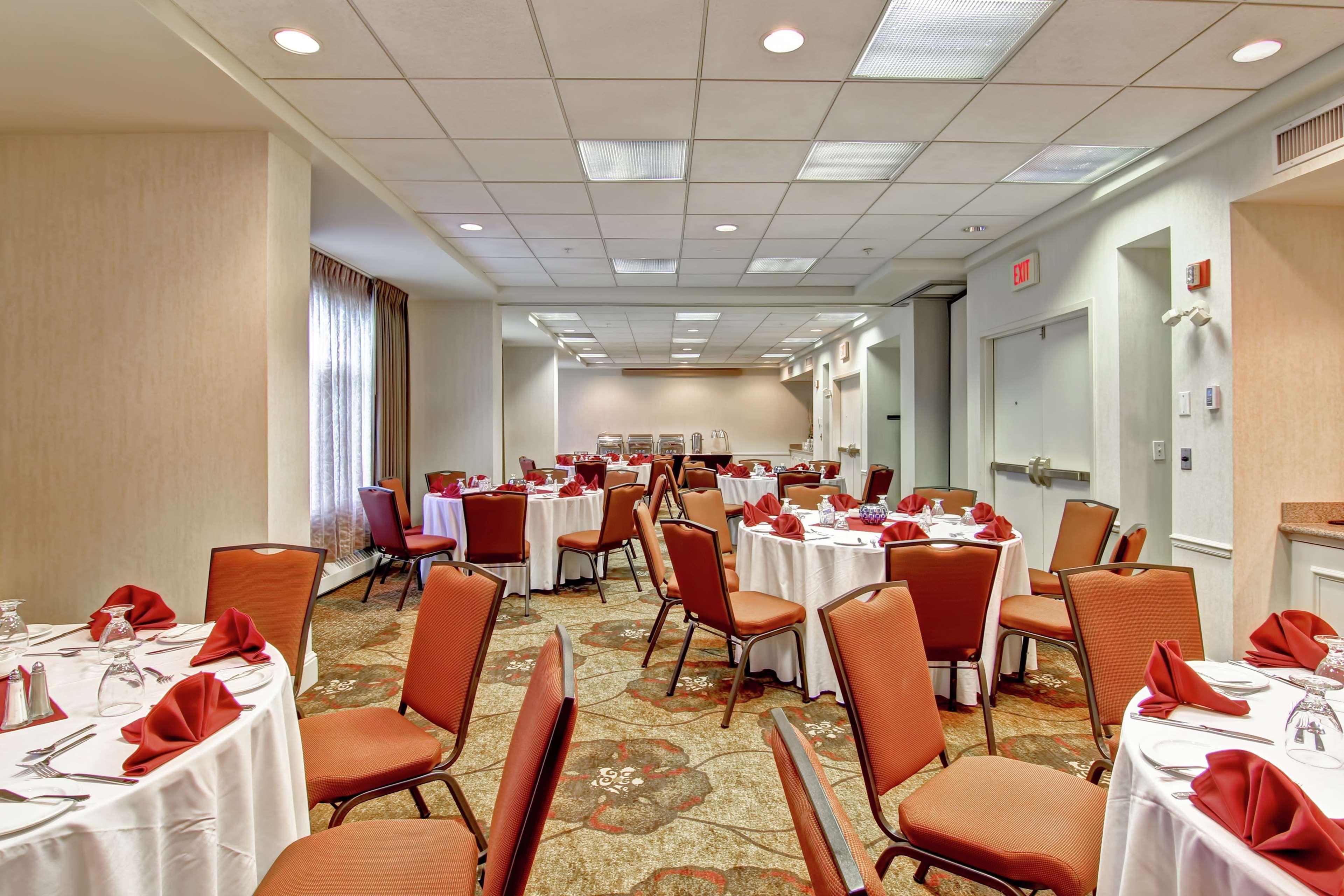 Hilton Garden Inn Calgary Airport Εξωτερικό φωτογραφία