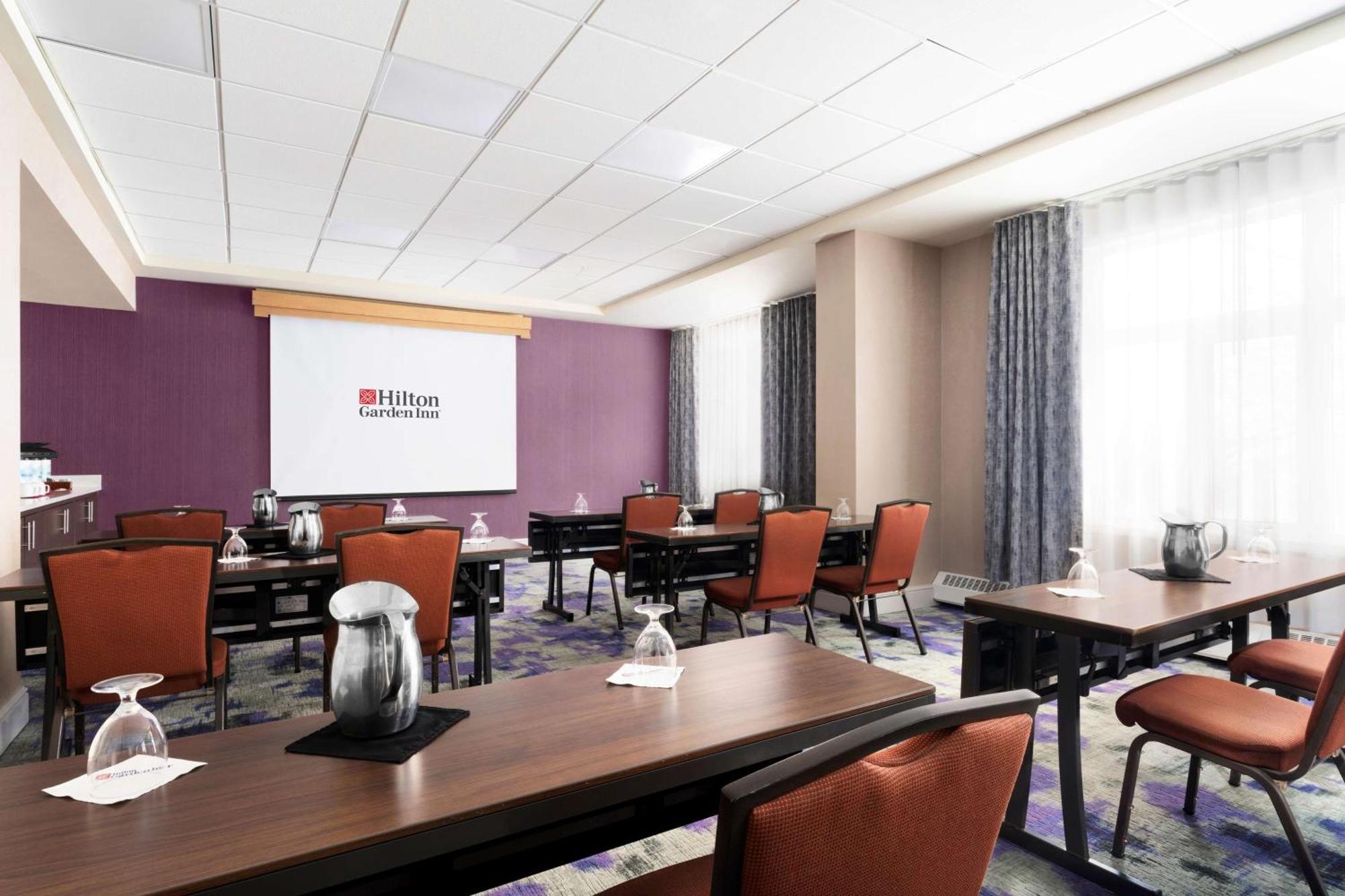 Hilton Garden Inn Calgary Airport Εξωτερικό φωτογραφία