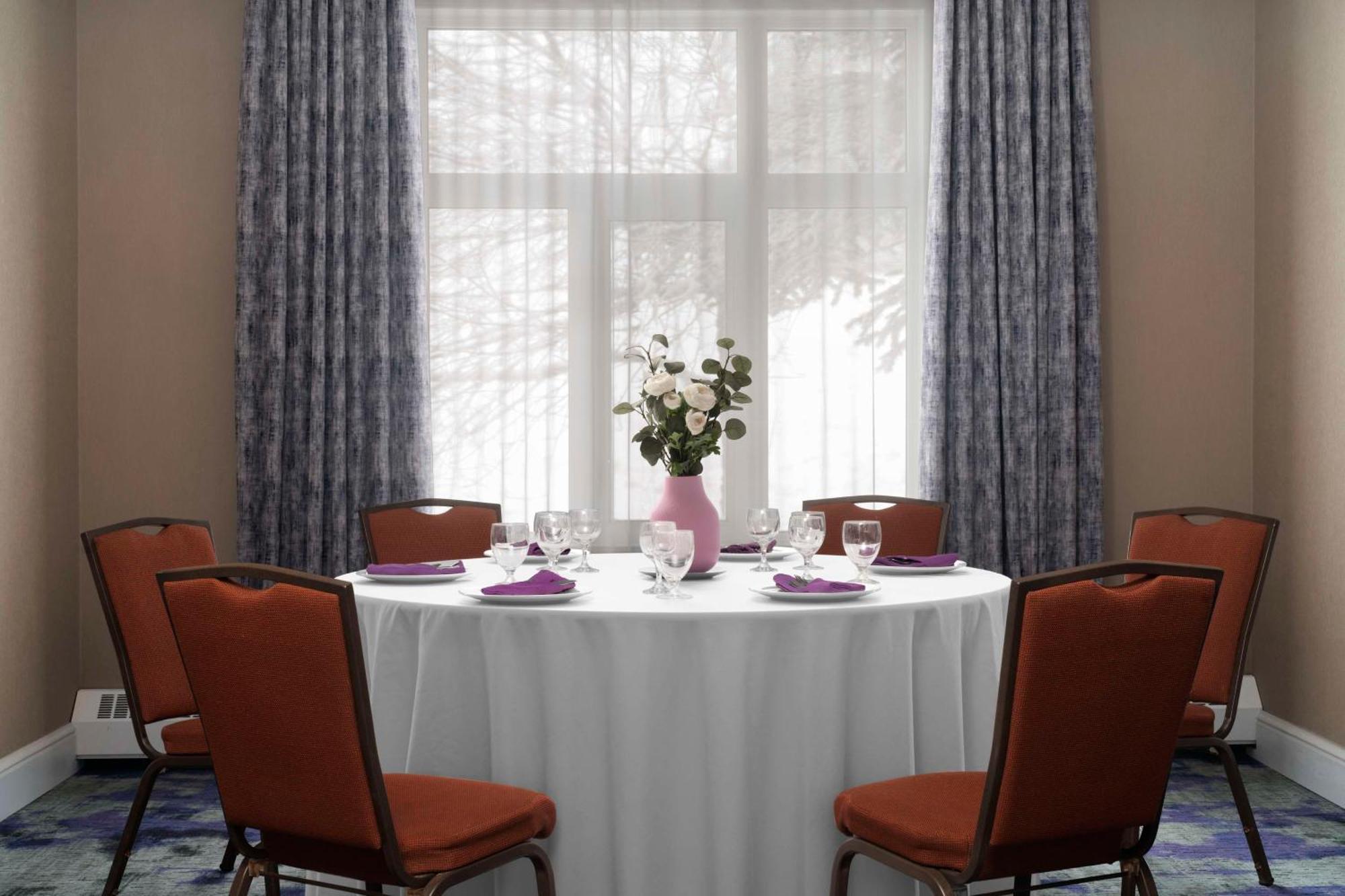 Hilton Garden Inn Calgary Airport Εξωτερικό φωτογραφία