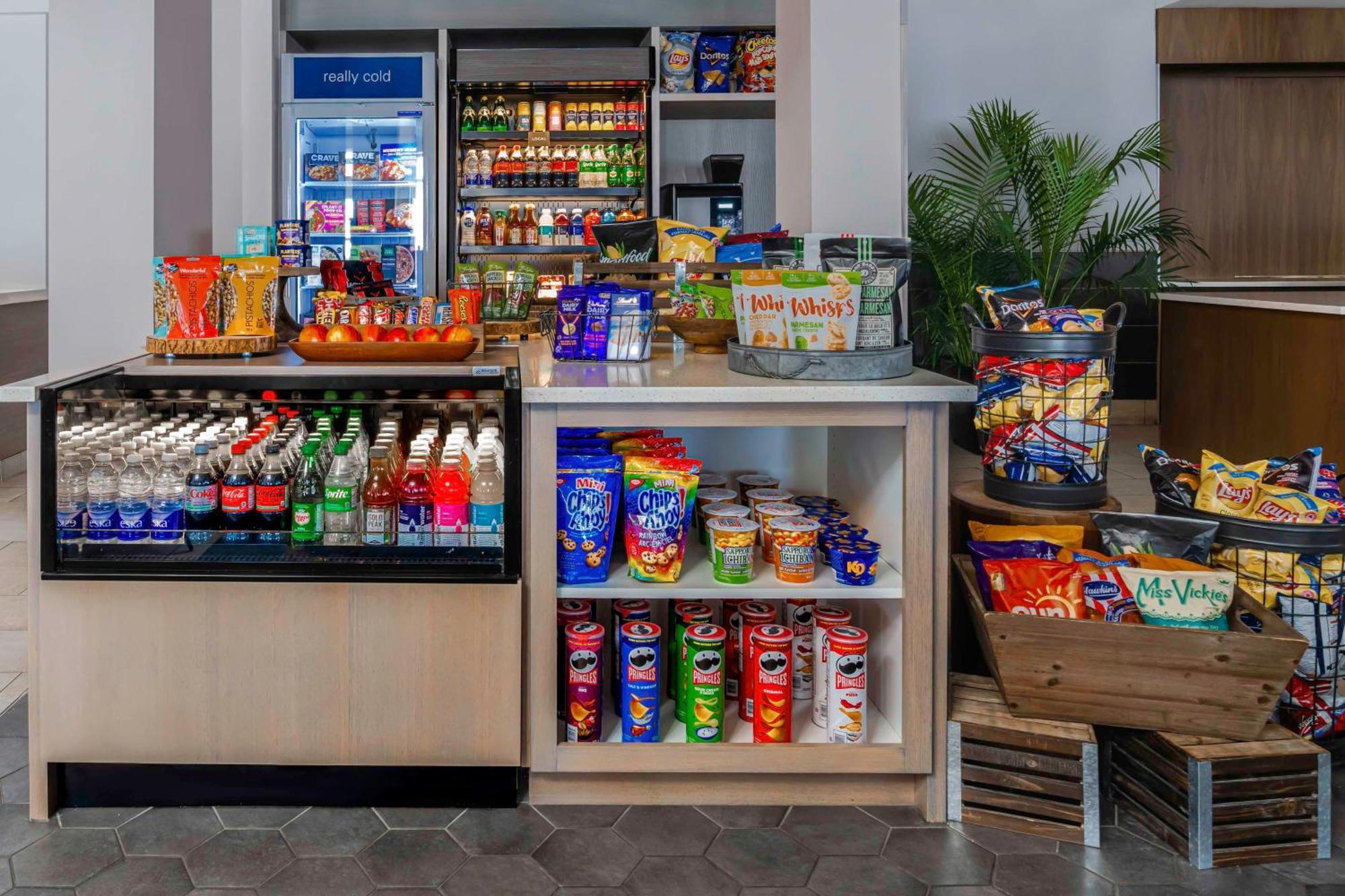 Hilton Garden Inn Calgary Airport Εξωτερικό φωτογραφία